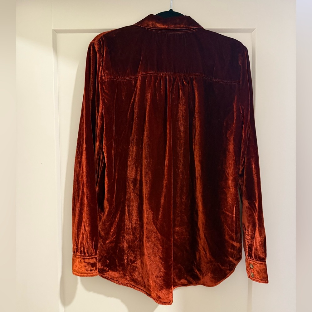 Anthropologie Pilcro Hadley Relaxed Velvet Button-Down Top Burnt Orange, size M - Picture 5 of 9